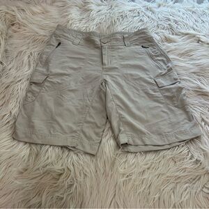 Columbia Cargo Shorts Pockets Beige Hiking Outdoors Gorpcore Women’s Size 6
